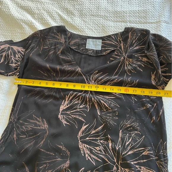 Tonle Black Floral Tunic - Picture 6 of 7